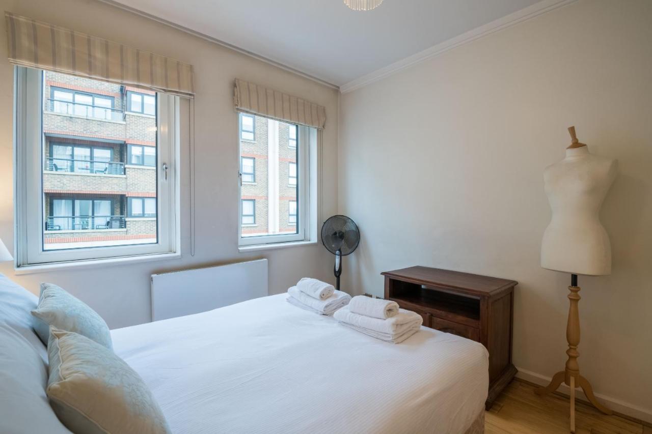 Delightful Kensington Close To Hyde Park By Underthedoormat *